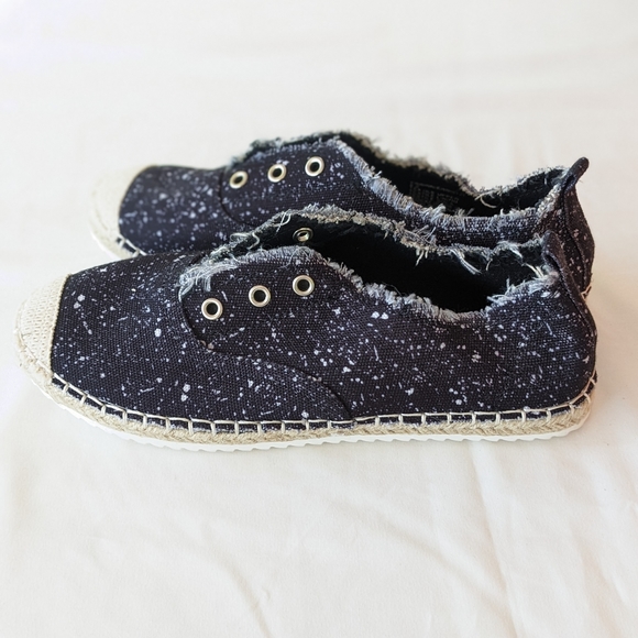 Madden Girl Erin Slip on Sneakers - Picture 5 of 6